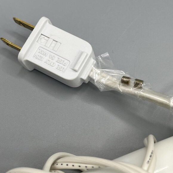 2 Electric Window Christmas Candle Lights Halo w/ Sensors Dusk to Dawn Plug-In - Picture 8 of 9